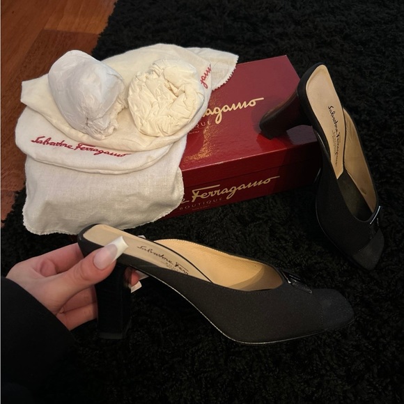 Salvatore Ferragamo Heels - Picture 1 of 11